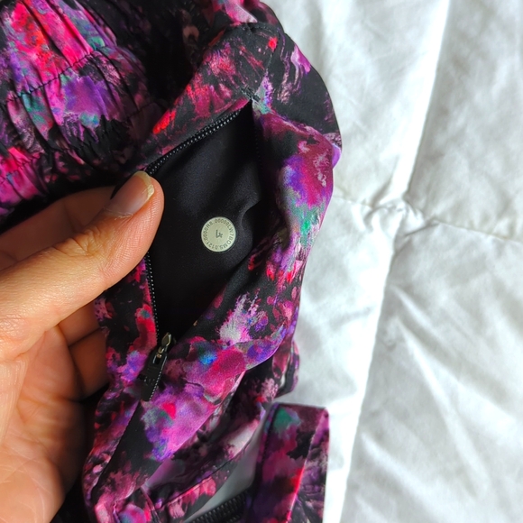 Lululemon High Rise Track That Short 3" - Picture 7 of 7